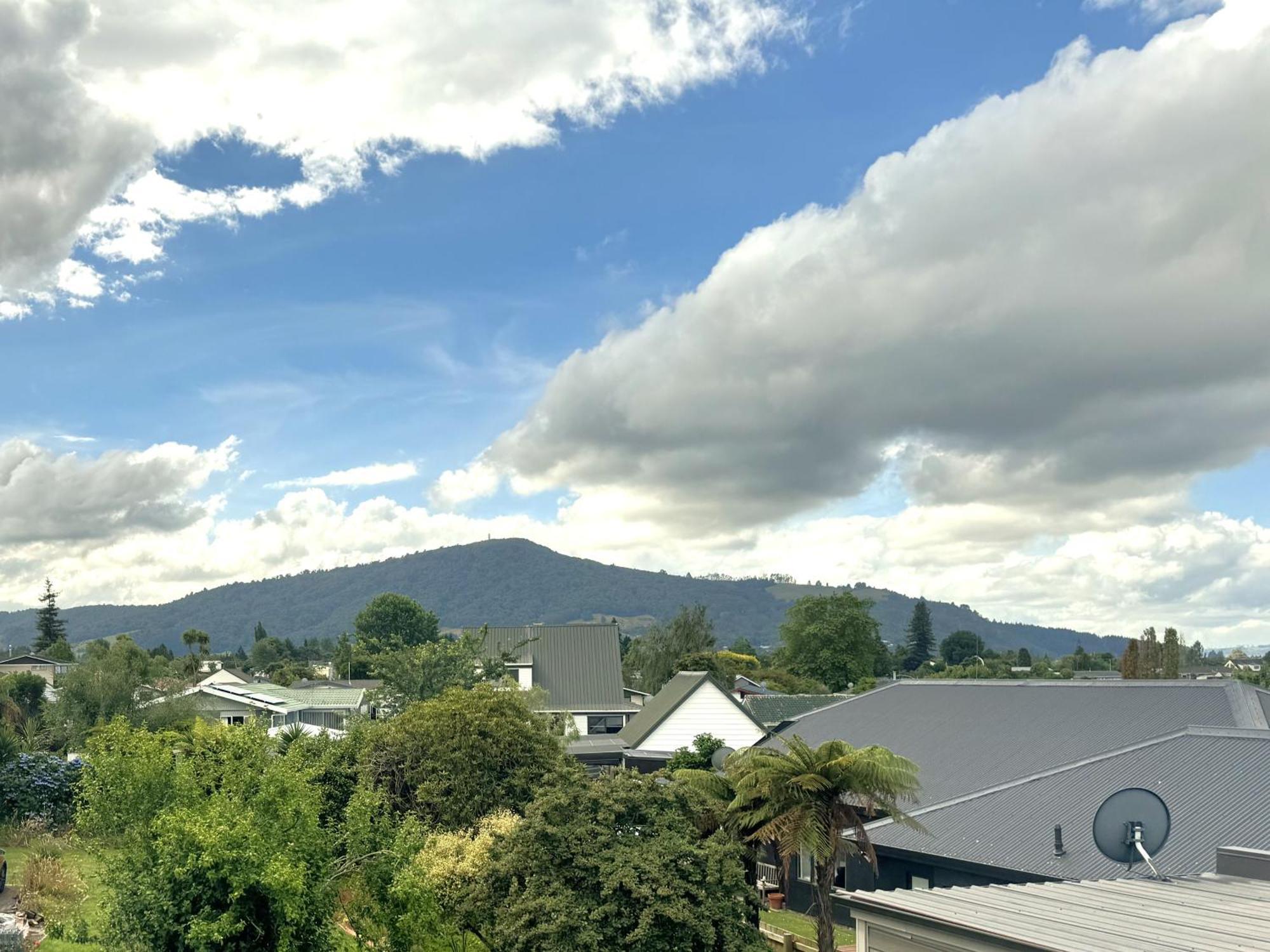 Spacious Retreat With Mountain View Rotorua Buitenkant foto